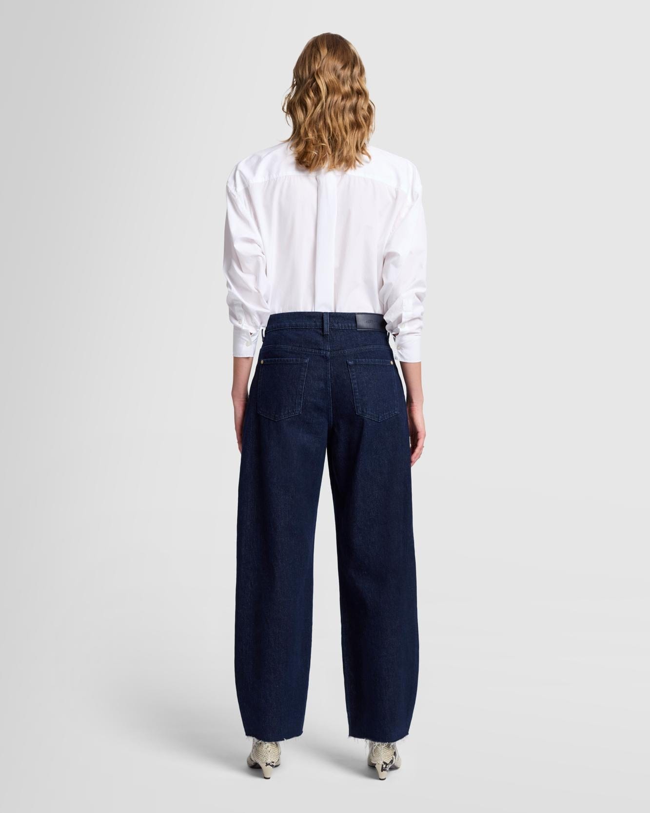 7 For All Mankind Bottoms Bonnie Barrel Leg by 7 For All Mankind available at Lemonberry Boutique Aurora