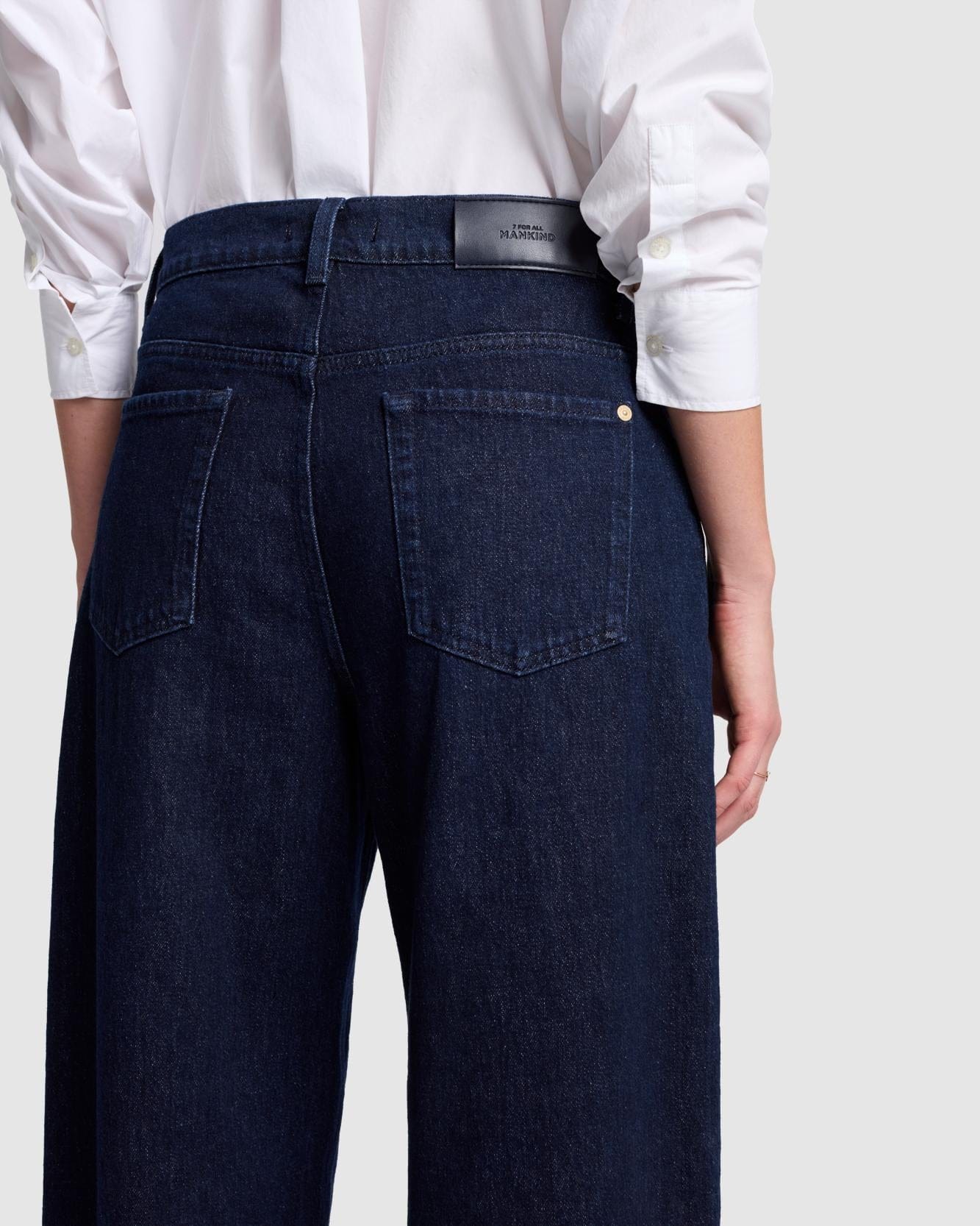 7 For All Mankind Bottoms Bonnie Barrel Leg by 7 For All Mankind available at Lemonberry Boutique Aurora