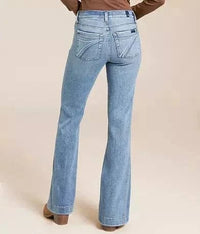 7 For All Mankind Bottoms Dojo Tailorless by 7 For All Mankind available at Lemonberry Boutique Aurora