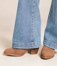 7 For All Mankind Bottoms Dojo Tailorless by 7 For All Mankind available at Lemonberry Boutique Aurora