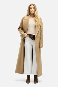 7 For All Mankind Ultra High Rise Cropped Jo white jeans styled front view Lemonberry Aurora