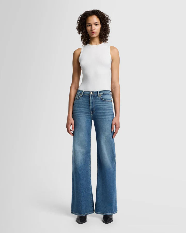 7 For All Mankind High Rise Jo wide leg jeans in Sea Level blue, front view at Lemonberry Aurora.