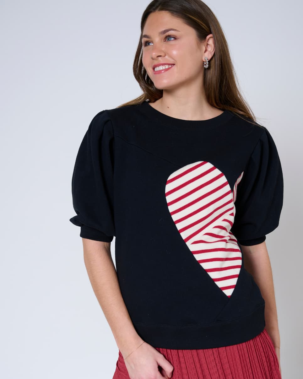 Preloved Maitreyi Sweatshirt – Cotton Heart Appliqué