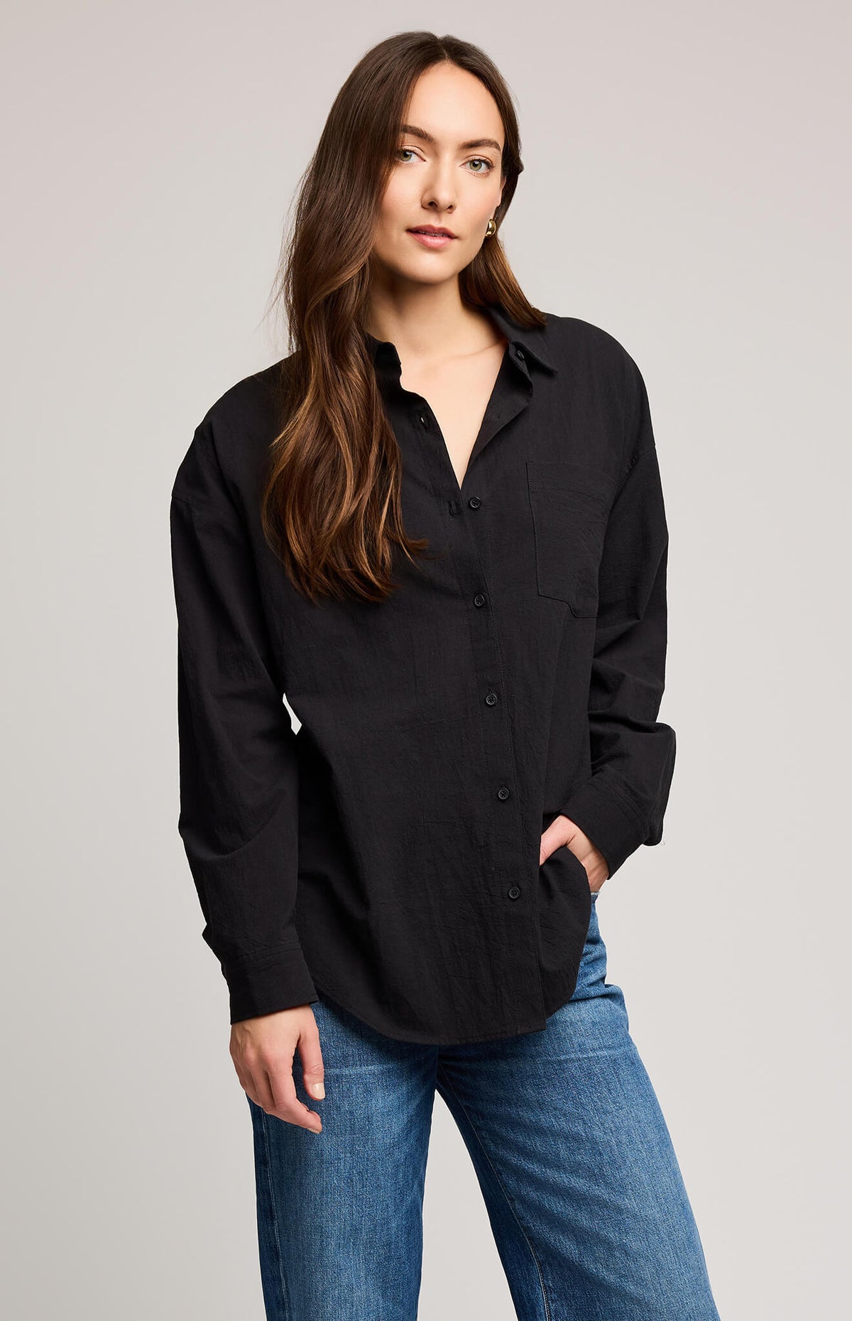 Gentle Fawn Callahan Shirt in black, side angle showing drape and curved hem – available at Lemonberry in Aurora, ON