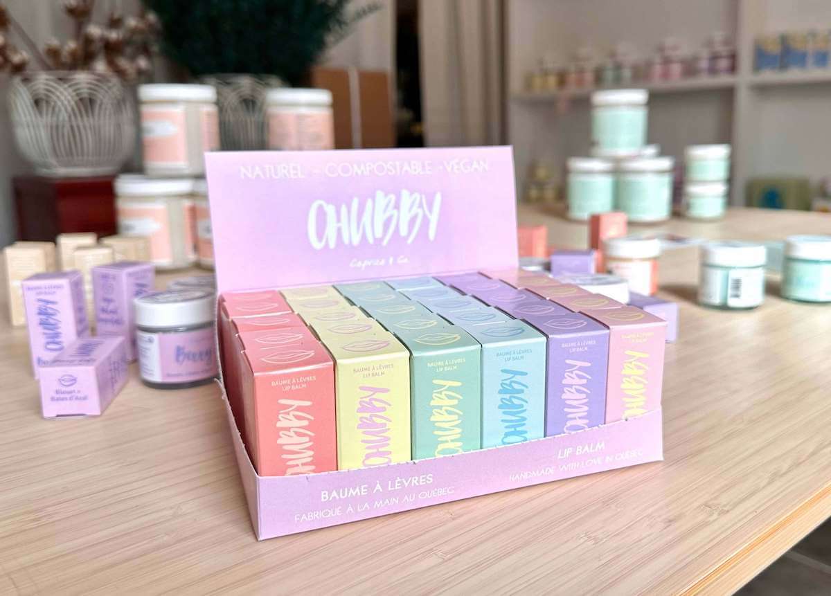 Countertop CHUBBY lip balm display box in boutique setting