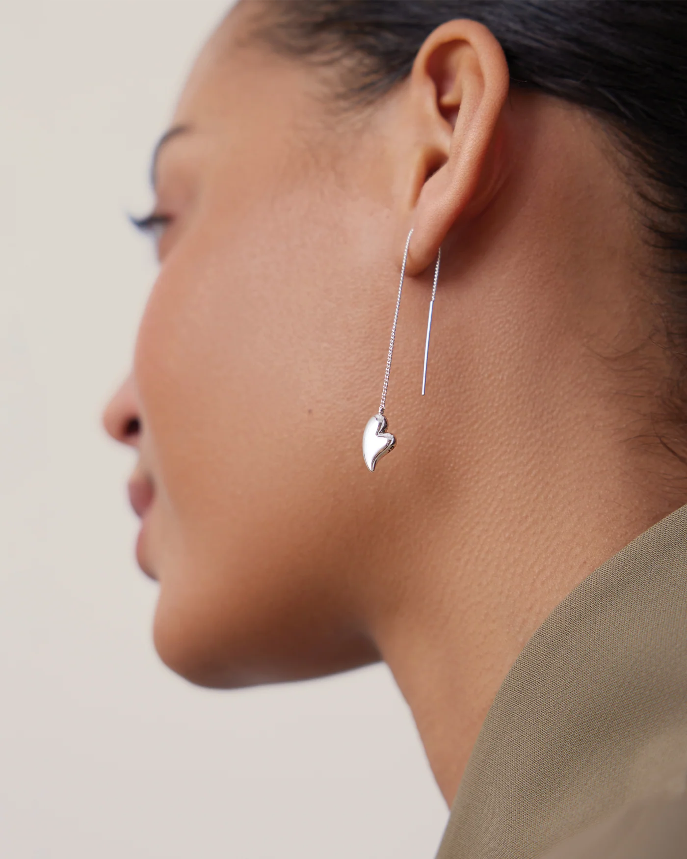 Jenny Bird Puffy Heart Threader Earrings – High-Polish Gold