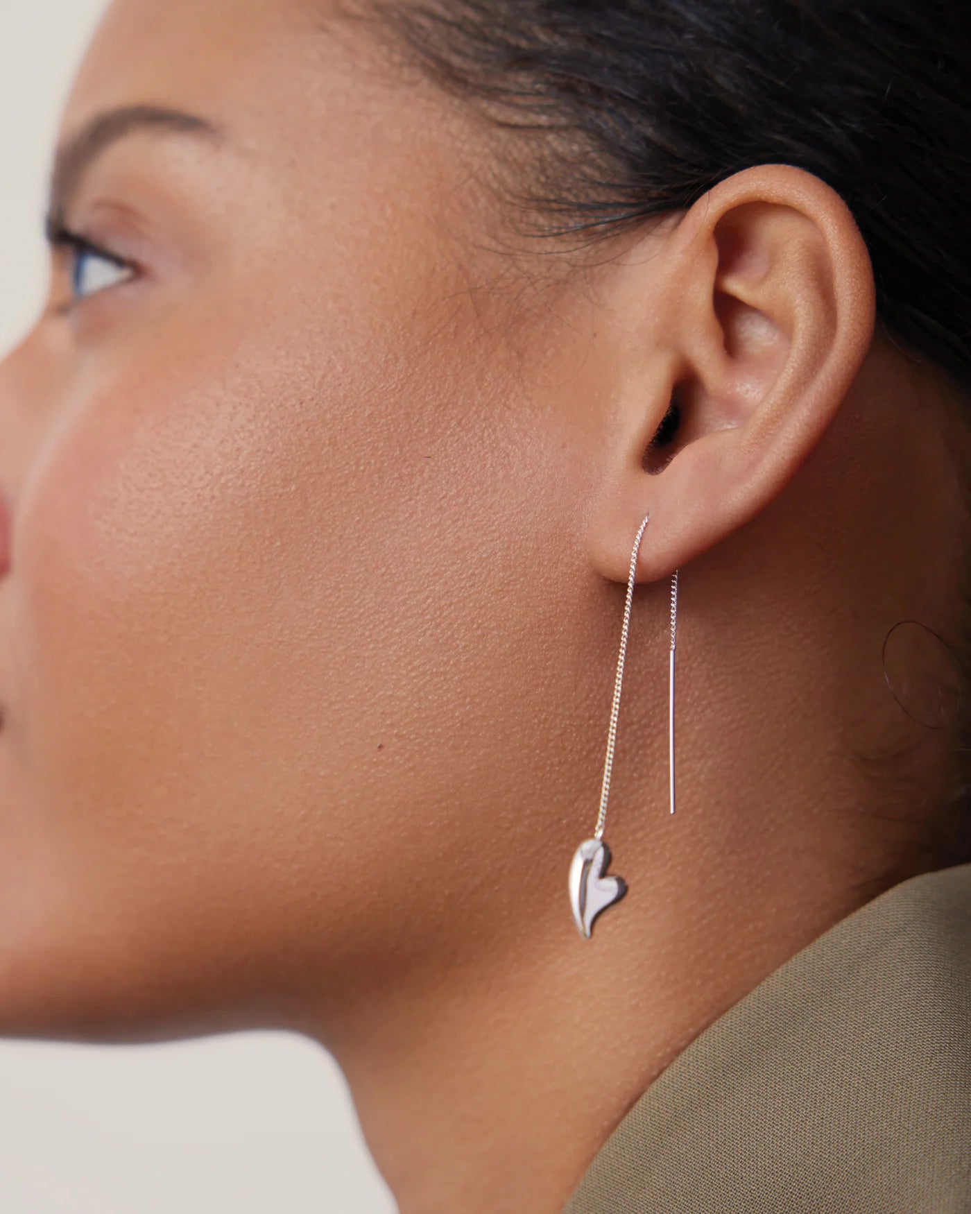 Jenny Bird Puffy Heart Threader Earrings – High-Polish Gold