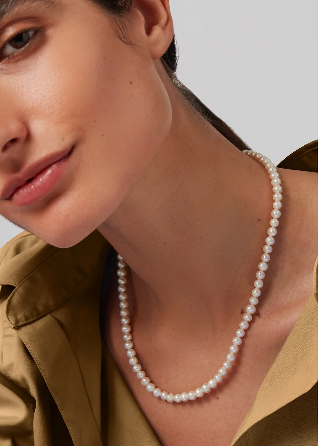 Jenny Bird Noa necklace freshwater pearl strand model close up Lemonberry Aurora