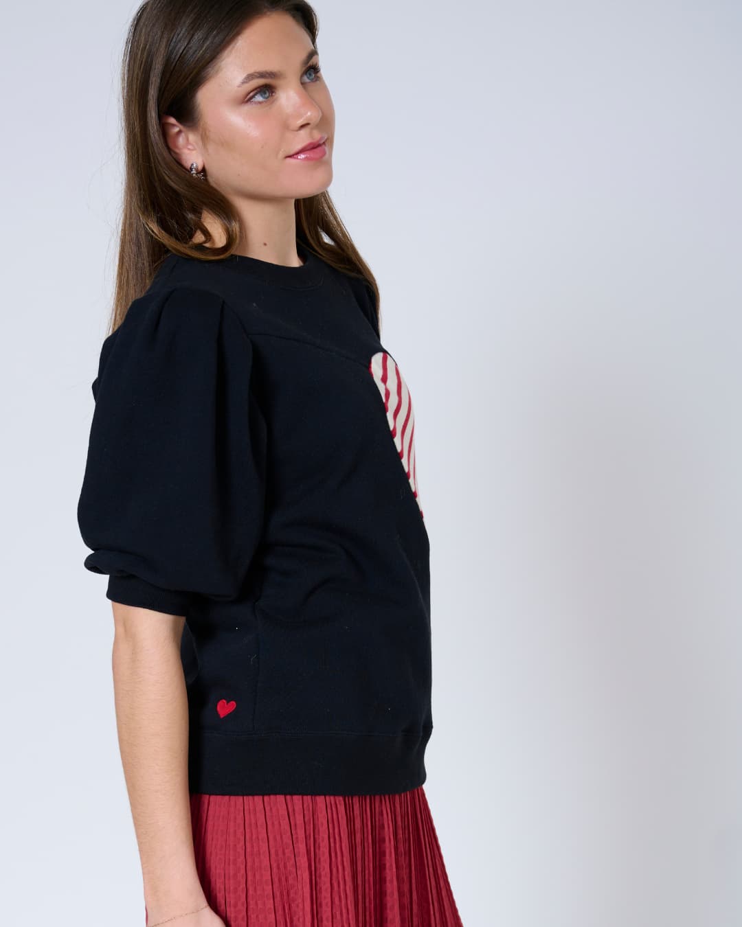 Preloved Maitreyi Sweatshirt – Cotton Heart Appliqué