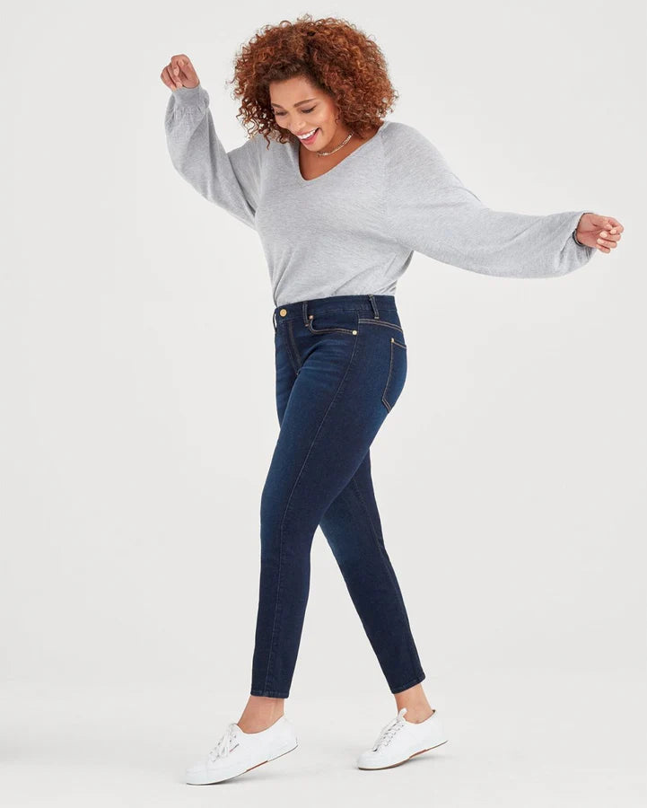 dark wash slim illusion ankle skinny jeans worn with grey sweater in motion — 7 For All Mankind, Lemonberry Aurora