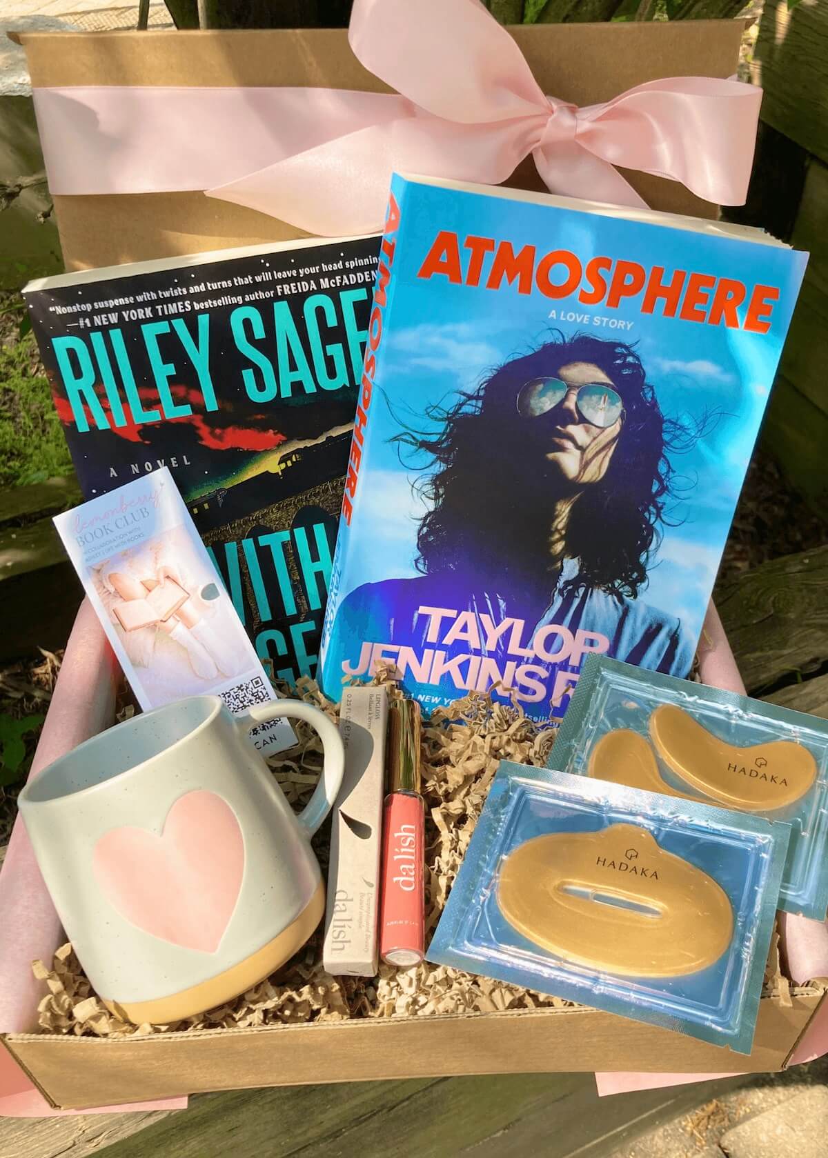 Lemonberry Summer Retreat Box featuring two summer book club picks, Dalish lip gloss, Hadaka lip & eye masks, heart mug, and branded bookmark — curated in Aurora, ON