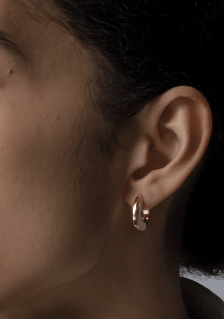 Toni Hinged Hoops small - Lemonberry.ca